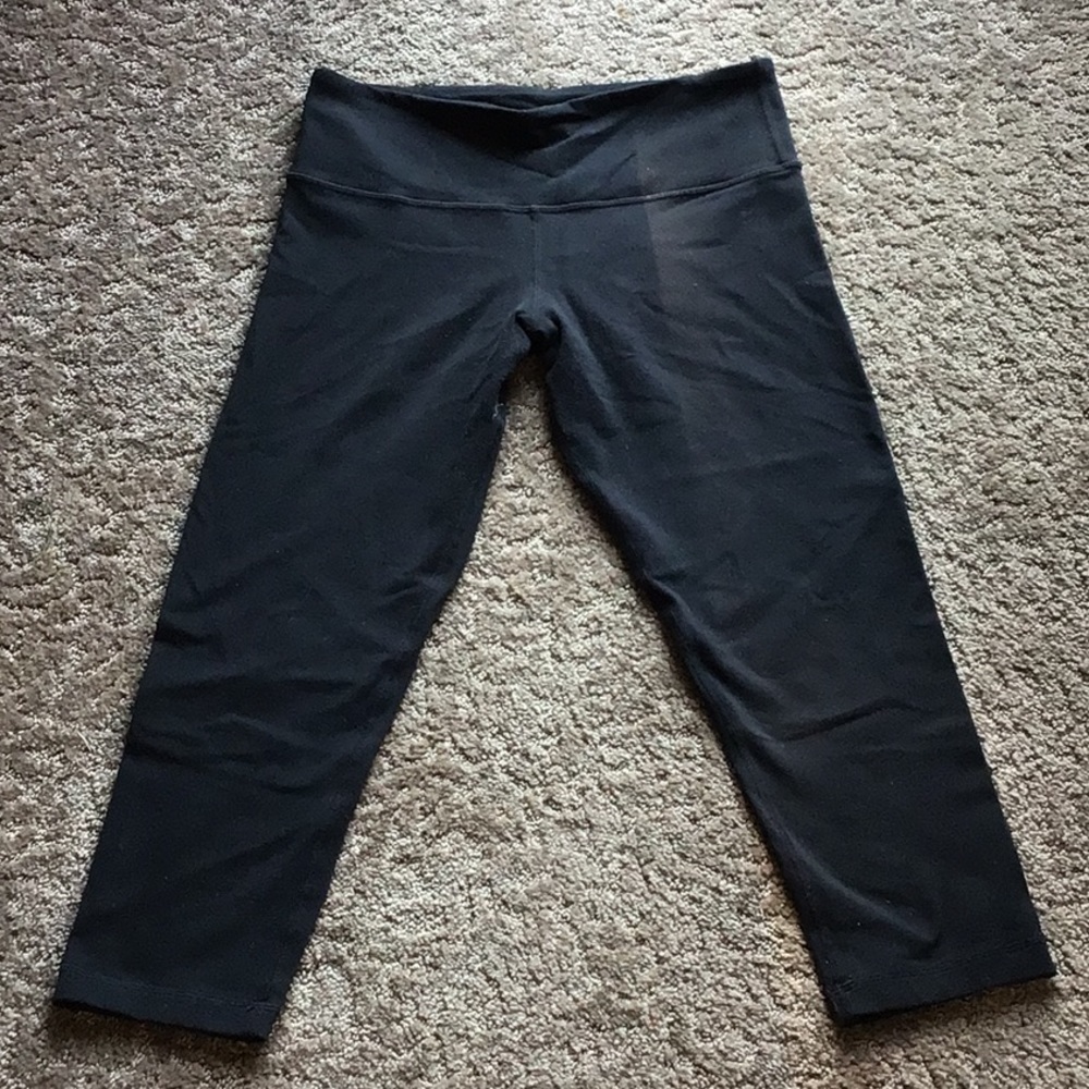Lululemon Basic black cropped legging